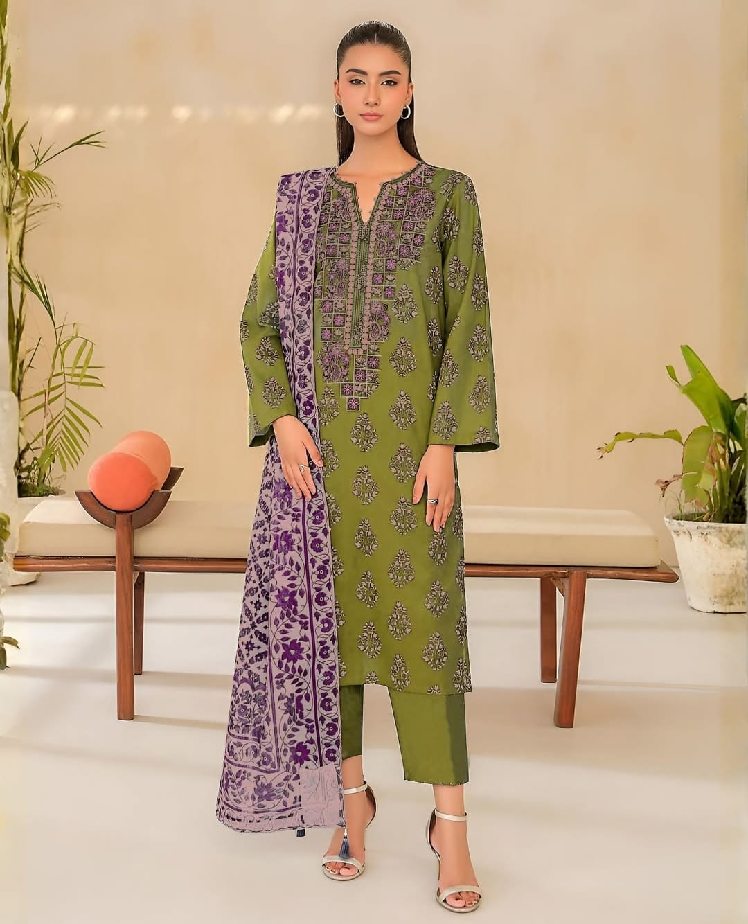*Fancy pernited lawn shirt* *Jacquard Fancy lawn dubata* *Dyed lawn trouser